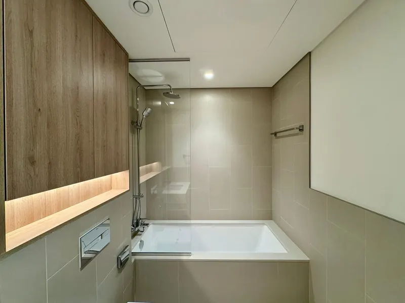 1-bedroom apartment with balcony over the pool, Lime Gardens